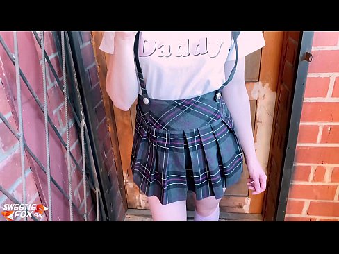 ❤️ 女學生深深地吸吮她的雞巴並亂搞而不是上課。 ☑ 色情視頻 在我們 ❌️